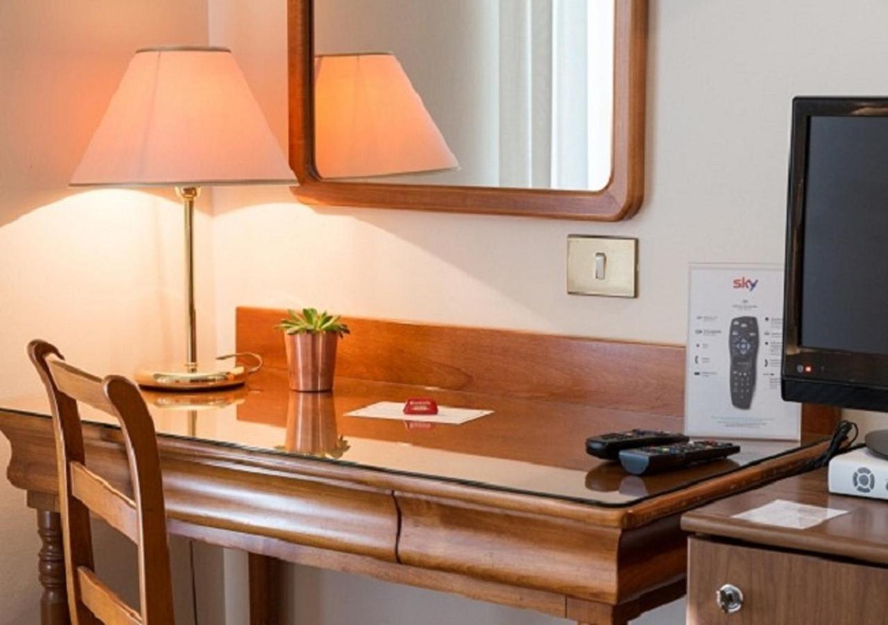 Hotel San Bernardo Рим Екстер'єр фото