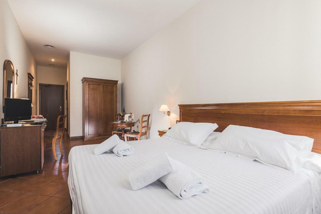 Hotel San Bernardo Рим Екстер'єр фото