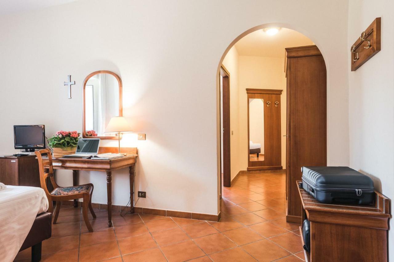 Hotel San Bernardo Рим Екстер'єр фото